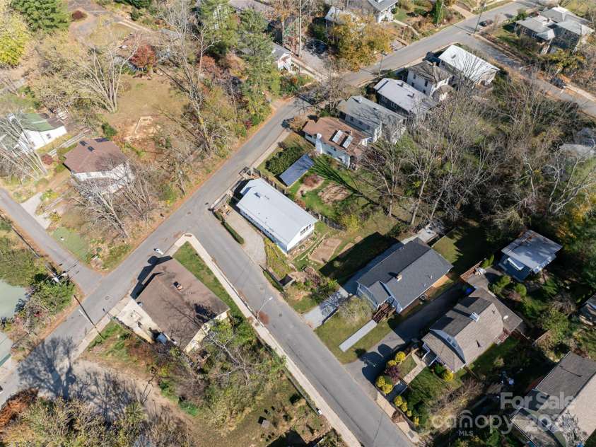 89 Woodrow Avenue, Asheville, NC 28801.  MLS# CAR4186528, YatesRealty ID 8319. 