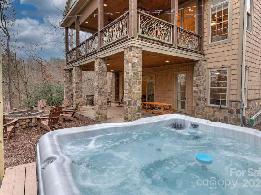 376 Grandview Drive, Lake Lure, NC 28746.  MLS# CAR4286167, YatesRealty ID 832. 