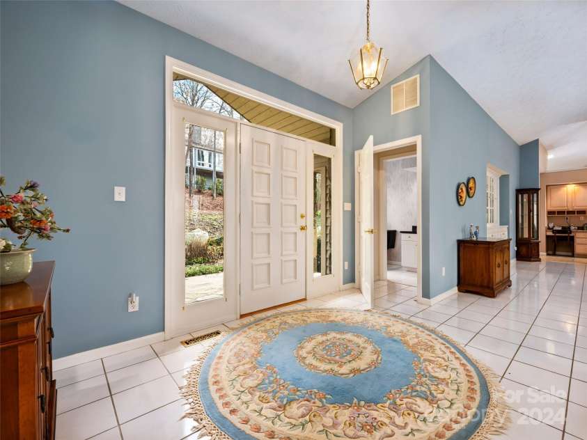 70 Old Hickory Trail, Hendersonville, NC 28739.  MLS# CAR4198973, YatesRealty ID 832. 