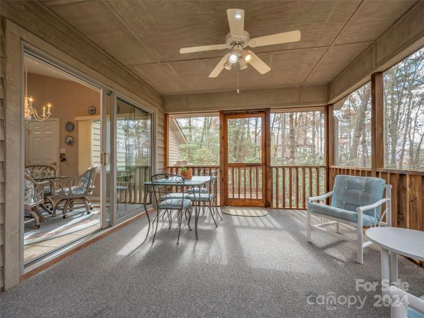 70 Old Hickory Trail, Hendersonville, NC 28739.  MLS# CAR4198973, YatesRealty ID 832. 