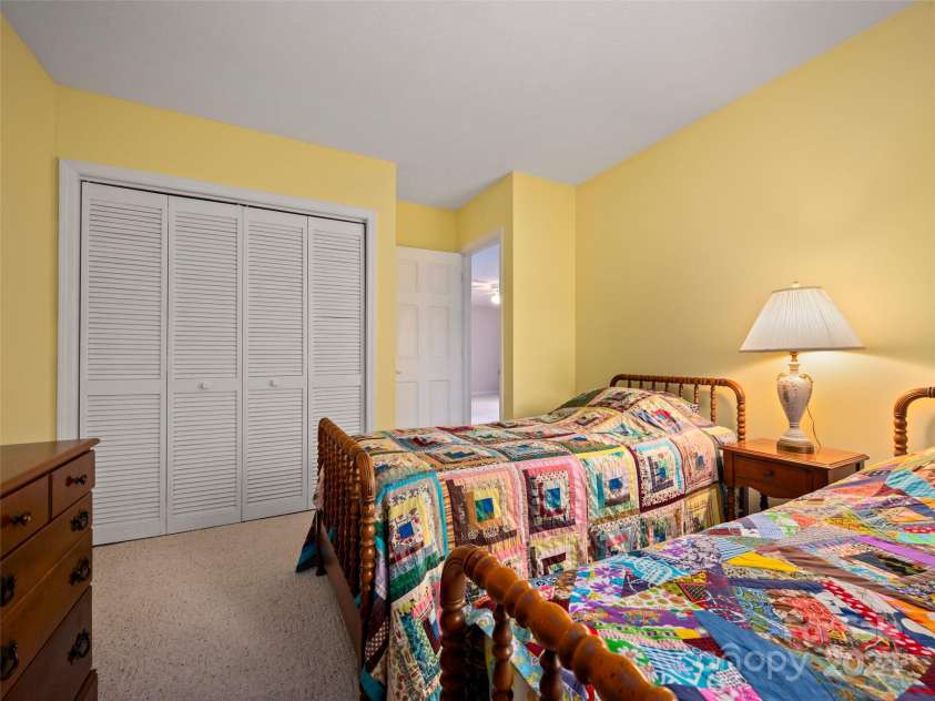 70 Old Hickory Trail, Hendersonville, NC 28739.  MLS# CAR4198973, YatesRealty ID 832. 