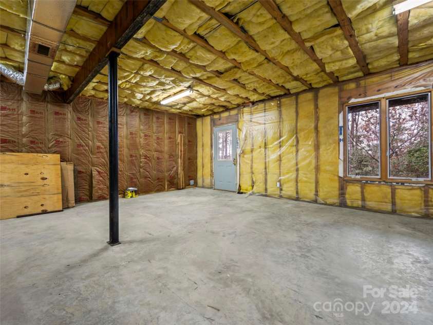 70 Old Hickory Trail, Hendersonville, NC 28739.  MLS# CAR4198973, YatesRealty ID 832. 