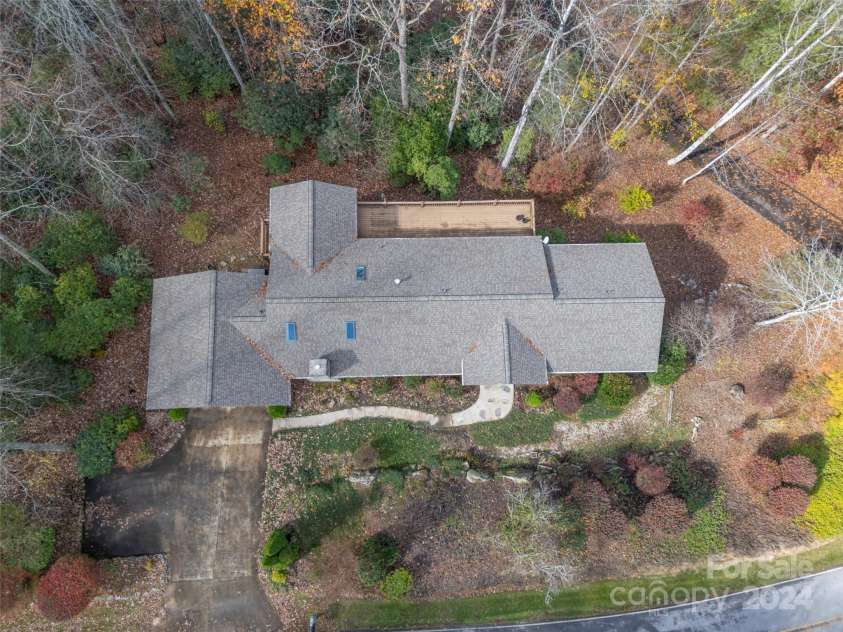 70 Old Hickory Trail, Hendersonville, NC 28739.  MLS# CAR4198973, YatesRealty ID 832. 