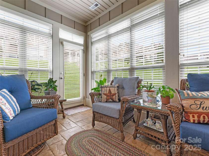 22 Florian Lane, Fletcher, NC 28732.  MLS# CAR4279113, YatesRealty ID 8320. 