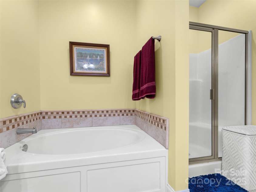 22 Florian Lane, Fletcher, NC 28732.  MLS# CAR4279113, YatesRealty ID 8320. 