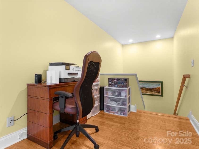 22 Florian Lane, Fletcher, NC 28732.  MLS# CAR4279113, YatesRealty ID 8320. Loft