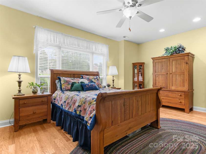 22 Florian Lane, Fletcher, NC 28732.  MLS# CAR4279113, YatesRealty ID 8320. Primary Bedroom