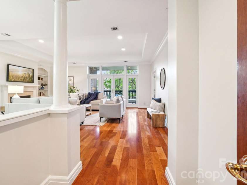 526 Church Street, Charlotte, NC 28202.  MLS# CAR4363606, YatesRealty ID 8320. 