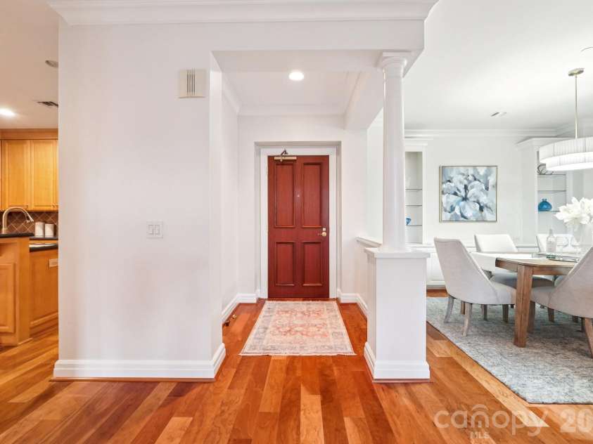 526 Church Street, Charlotte, NC 28202.  MLS# CAR4363606, YatesRealty ID 8320. 