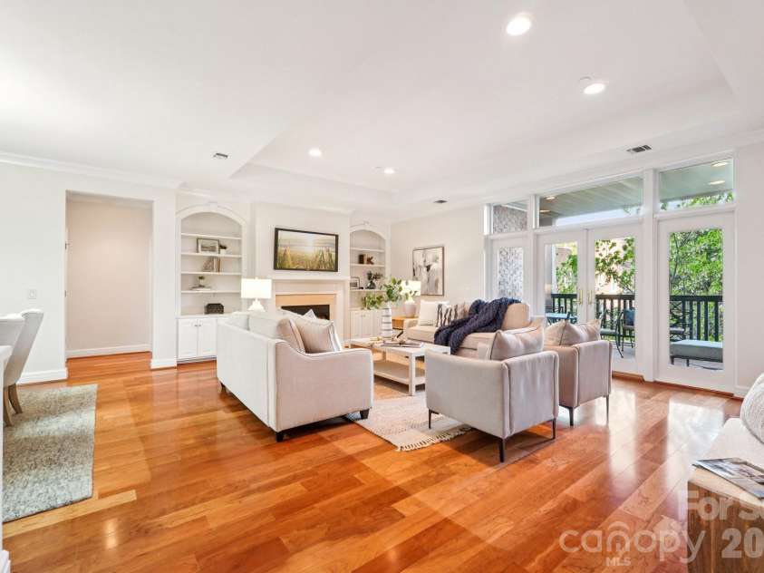 526 Church Street, Charlotte, NC 28202.  MLS# CAR4363606, YatesRealty ID 8320. 