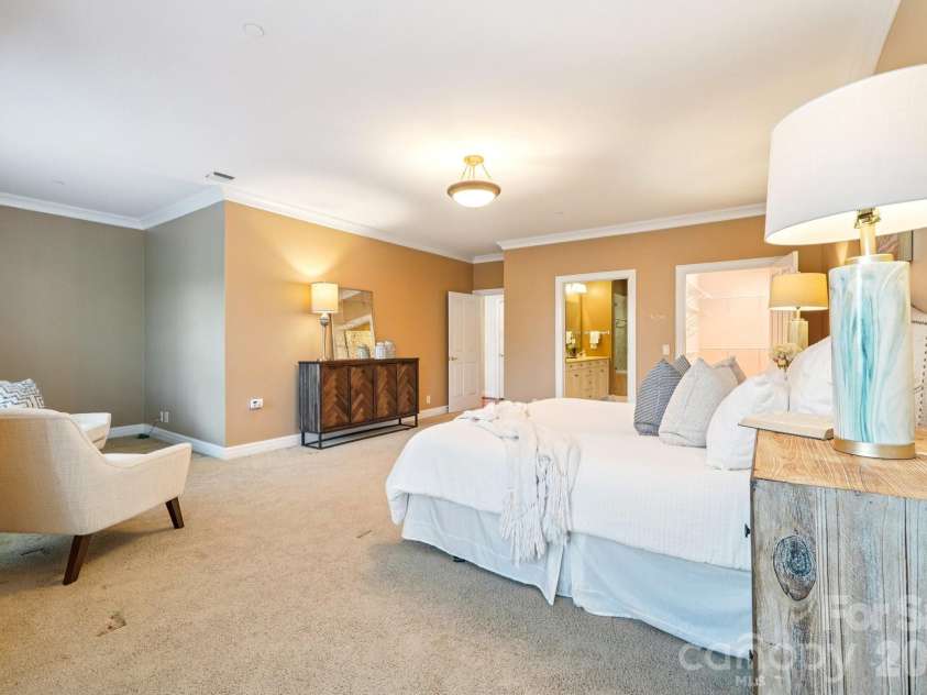 526 Church Street, Charlotte, NC 28202.  MLS# CAR4363606, YatesRealty ID 8320. 