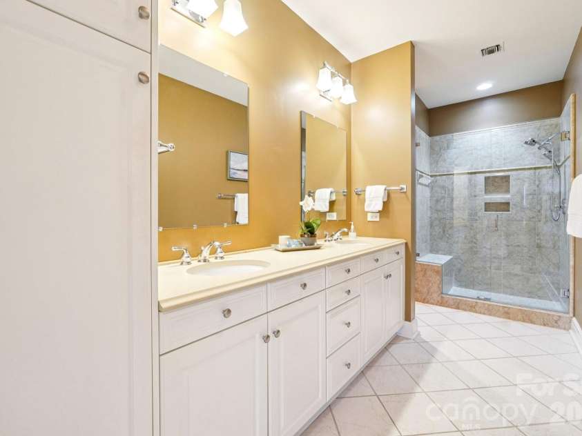 526 Church Street, Charlotte, NC 28202.  MLS# CAR4363606, YatesRealty ID 8320. 