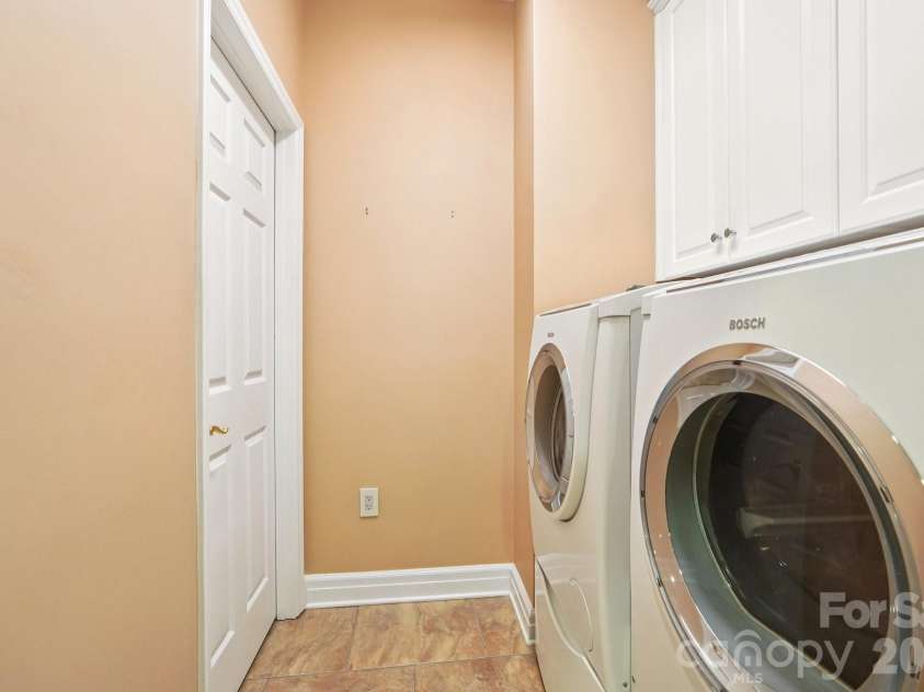 526 Church Street, Charlotte, NC 28202.  MLS# CAR4363606, YatesRealty ID 8320. 