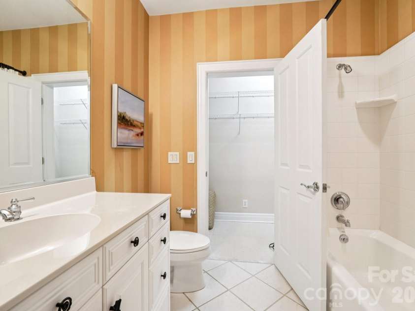 526 Church Street, Charlotte, NC 28202.  MLS# CAR4363606, YatesRealty ID 8320. 