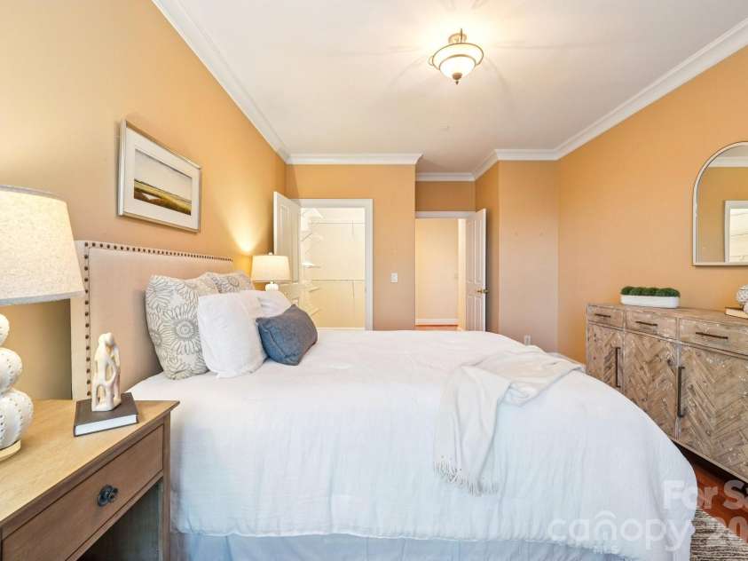 526 Church Street, Charlotte, NC 28202.  MLS# CAR4363606, YatesRealty ID 8320. 