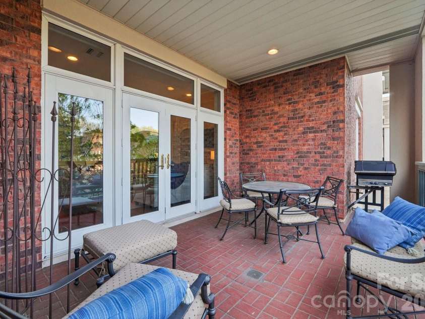 526 Church Street, Charlotte, NC 28202.  MLS# CAR4363606, YatesRealty ID 8320. 
