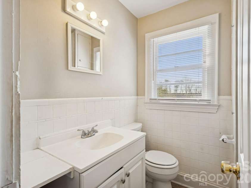 1713 Younger Avenue, Statesville, NC 28677.  MLS# CAR4351306, YatesRealty ID 8321. 