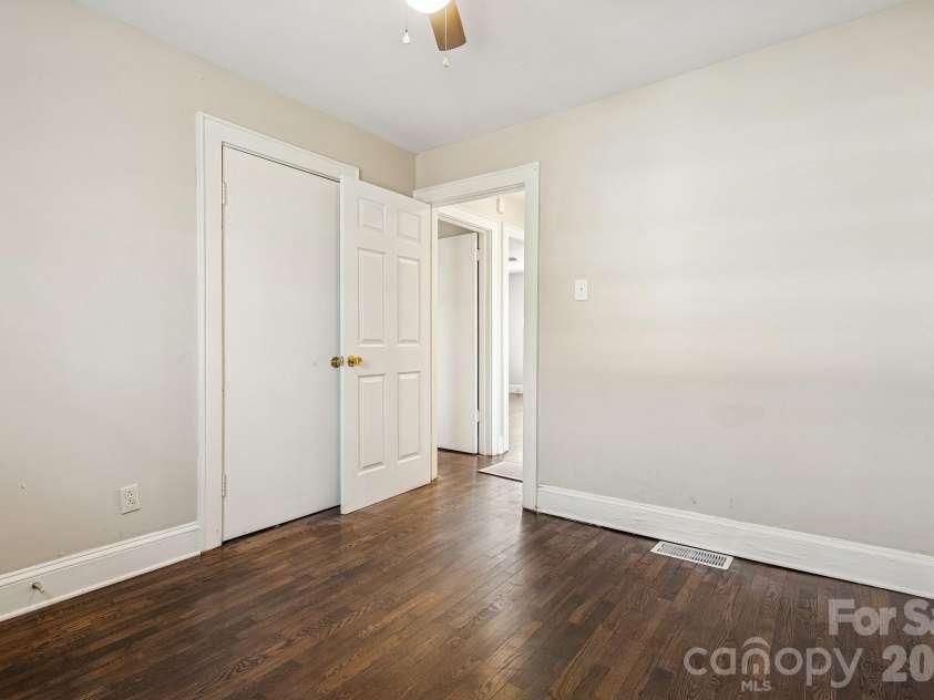 1713 Younger Avenue, Statesville, NC 28677.  MLS# CAR4351306, YatesRealty ID 8321. 