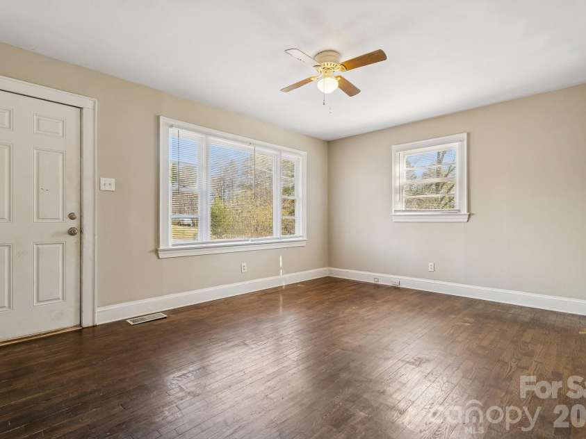1713 Younger Avenue, Statesville, NC 28677.  MLS# CAR4351306, YatesRealty ID 8321. 