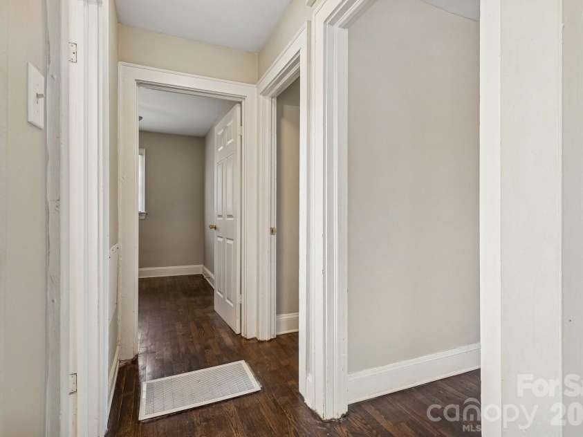 1713 Younger Avenue, Statesville, NC 28677.  MLS# CAR4351306, YatesRealty ID 8321. 
