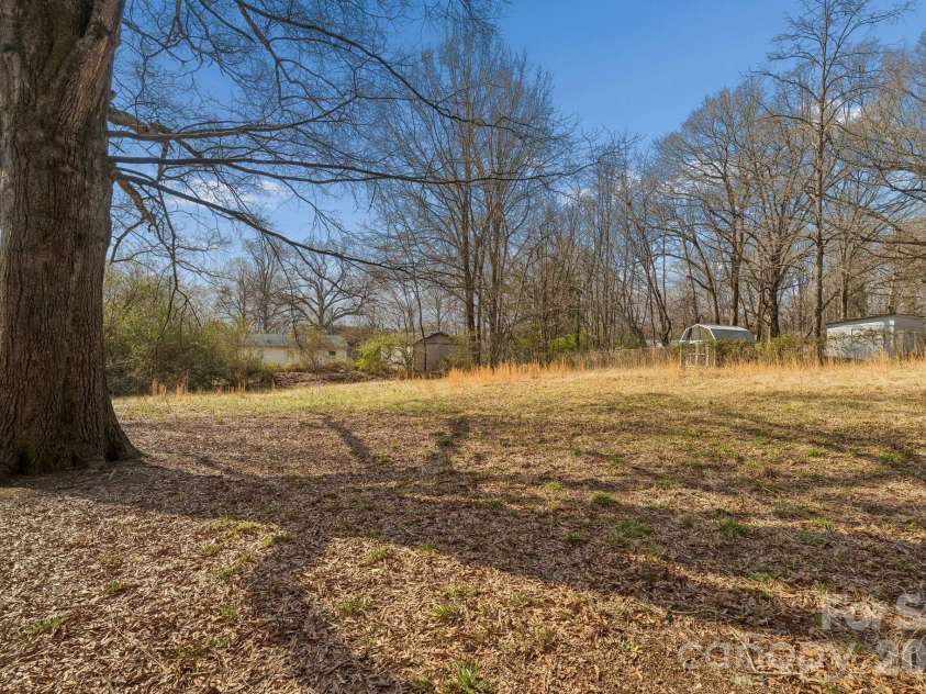 1713 Younger Avenue, Statesville, NC 28677.  MLS# CAR4351306, YatesRealty ID 8321. 