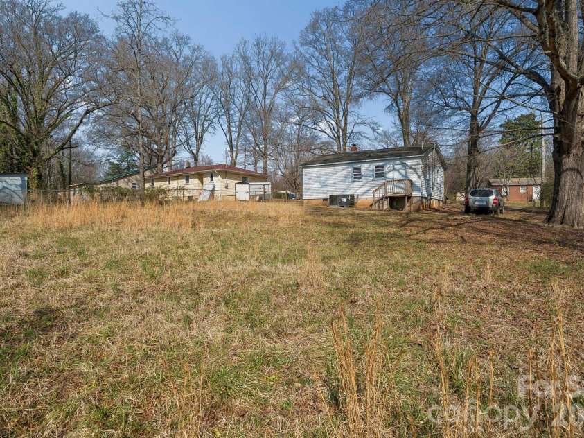 1713 Younger Avenue, Statesville, NC 28677.  MLS# CAR4351306, YatesRealty ID 8321. 