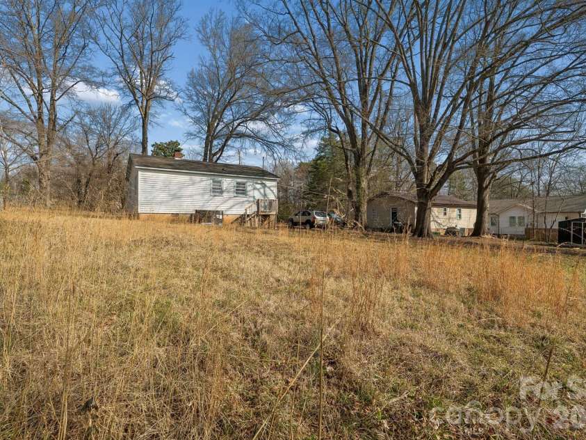 1713 Younger Avenue, Statesville, NC 28677.  MLS# CAR4351306, YatesRealty ID 8321. 