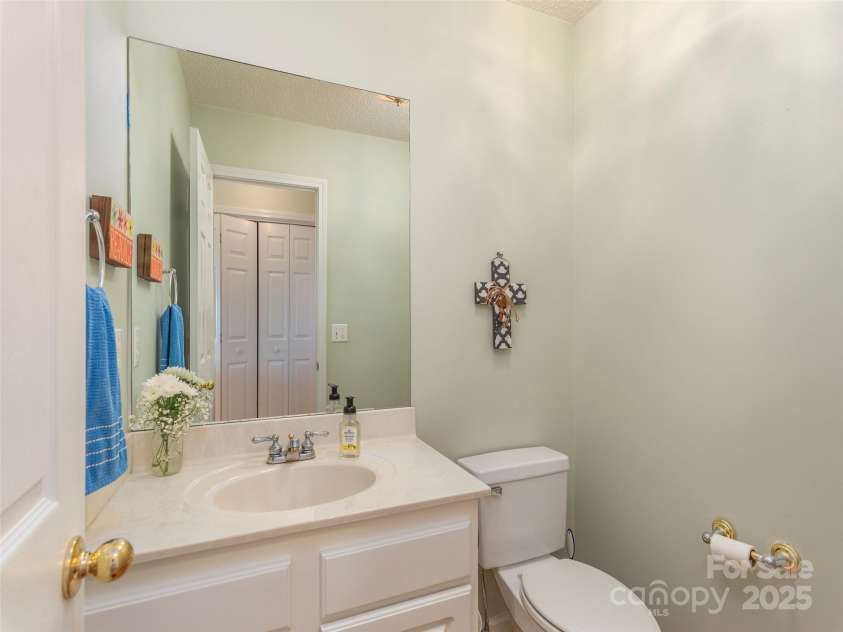 34 Pond View Drive, Waynesville, NC 28786.  MLS# CAR4210248, YatesRealty ID 8322. 
