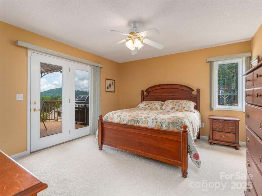 34 Pond View Drive, Waynesville, NC 28786.  MLS# CAR4210248, YatesRealty ID 8322. 