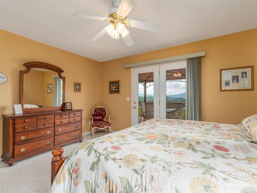 34 Pond View Drive, Waynesville, NC 28786.  MLS# CAR4210248, YatesRealty ID 8322. 