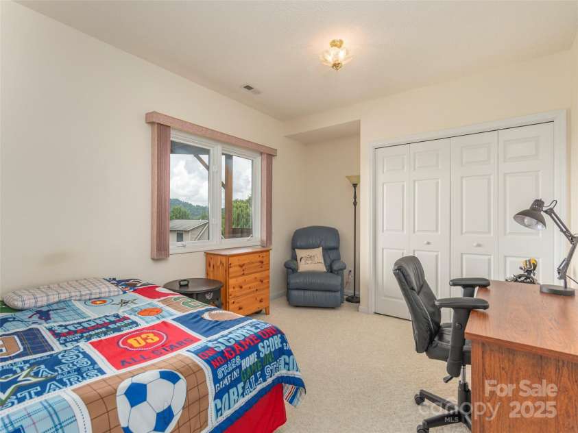 34 Pond View Drive, Waynesville, NC 28786.  MLS# CAR4210248, YatesRealty ID 8322. 