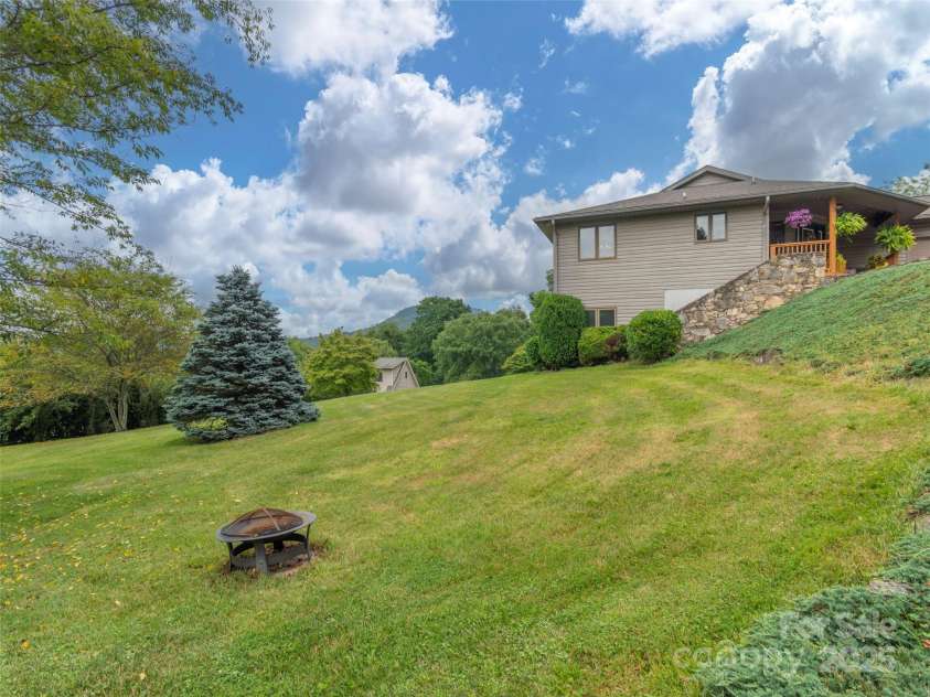 34 Pond View Drive, Waynesville, NC 28786.  MLS# CAR4210248, YatesRealty ID 8322. 