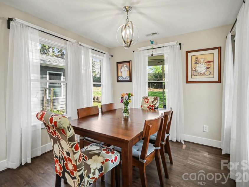 4629 Halstead Drive, Charlotte, NC 28209.  MLS# CAR4358166, YatesRealty ID 8322. Dedicated Dining Area 