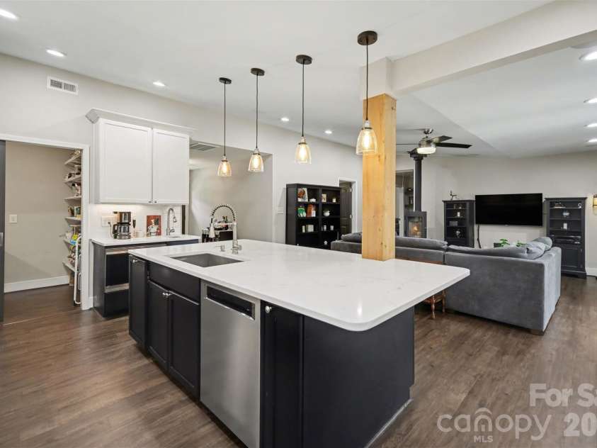 4629 Halstead Drive, Charlotte, NC 28209.  MLS# CAR4358166, YatesRealty ID 8322. Oversized Island helps the magic happen