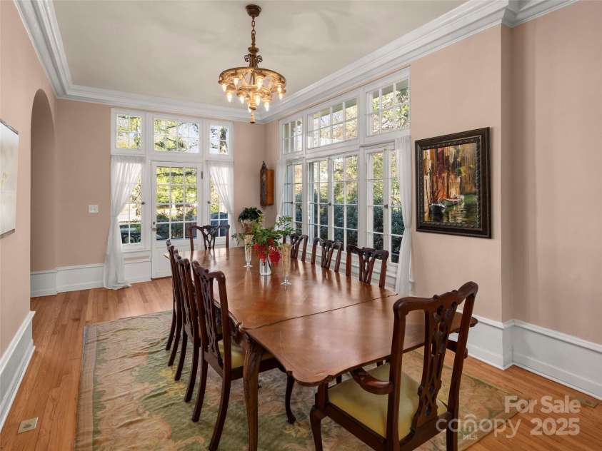 1 Sunset Parkway, Asheville, NC 28801.  MLS# CAR4211577, YatesRealty ID 8323. 