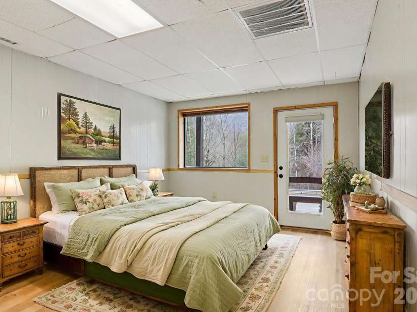 955 Soco Road, Maggie Valley, NC 28751.  MLS# CAR4347649, YatesRealty ID 8323. Virtual Staging