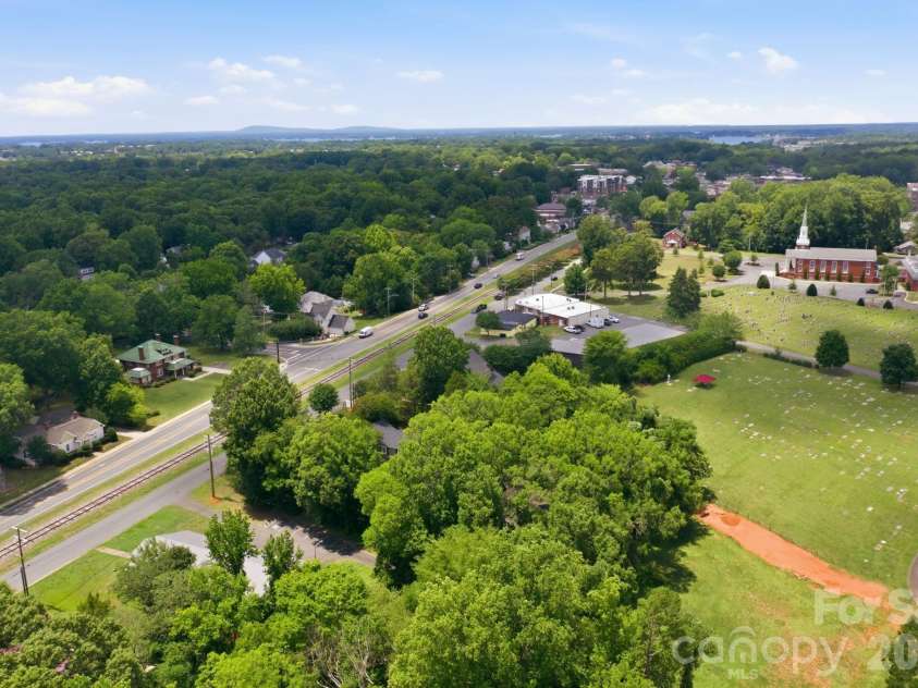 19428 Zion Avenue, Cornelius, NC 28031.  MLS# CAR4314350, YatesRealty ID 8324. 
