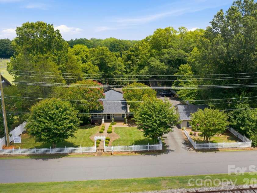 19428 Zion Avenue, Cornelius, NC 28031.  MLS# CAR4314350, YatesRealty ID 8324. Great Opportunity!