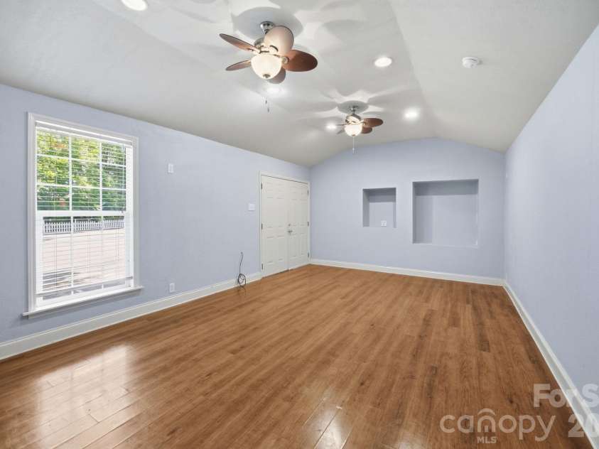 19428 Zion Avenue, Cornelius, NC 28031.  MLS# CAR4314350, YatesRealty ID 8324. Inside Flex space