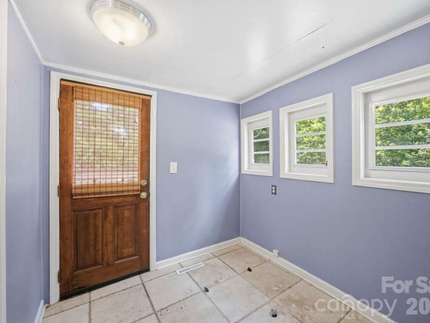19428 Zion Avenue, Cornelius, NC 28031.  MLS# CAR4314350, YatesRealty ID 8324. Mud Room