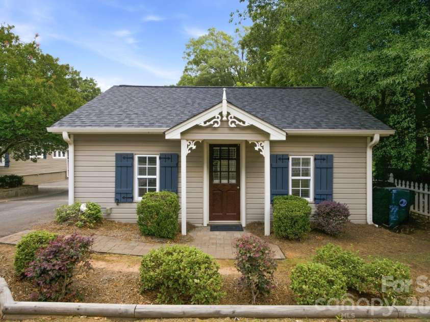 19428 Zion Avenue, Cornelius, NC 28031.  MLS# CAR4314350, YatesRealty ID 8324. Studio