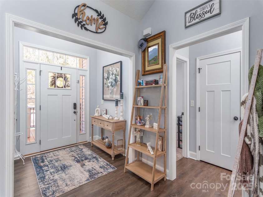 176 Sardis Road, Asheville, NC 28806.  MLS# CAR4221598, YatesRealty ID 8325. 