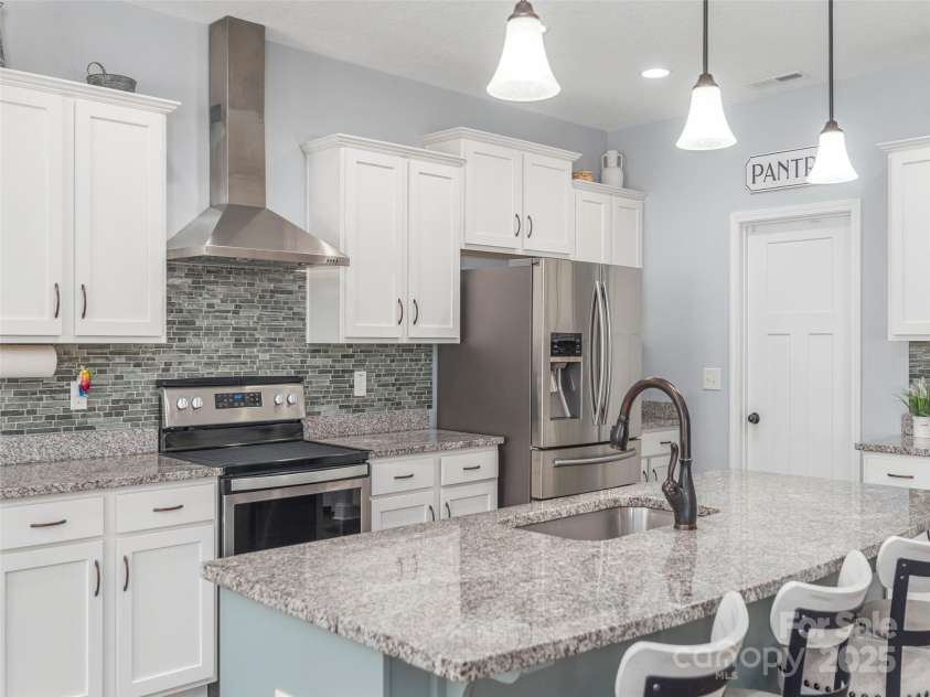 176 Sardis Road, Asheville, NC 28806.  MLS# CAR4221598, YatesRealty ID 8325. 