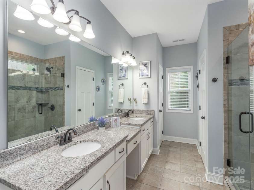 176 Sardis Road, Asheville, NC 28806.  MLS# CAR4221598, YatesRealty ID 8325. 