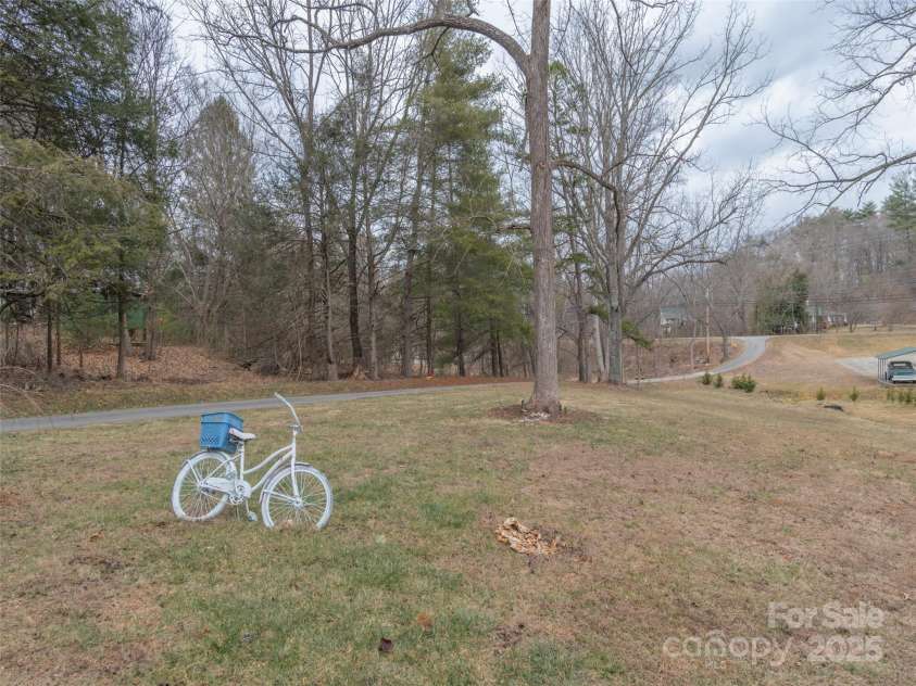 176 Sardis Road, Asheville, NC 28806.  MLS# CAR4221598, YatesRealty ID 8325. 