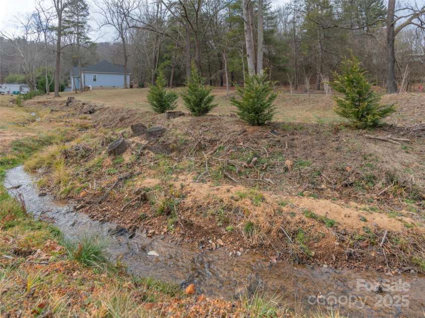 176 Sardis Road, Asheville, NC 28806.  MLS# CAR4221598, YatesRealty ID 8325. 