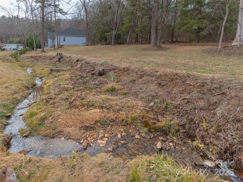 176 Sardis Road, Asheville, NC 28806.  MLS# CAR4221598, YatesRealty ID 8325. 