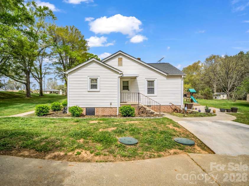 416 Main Street, Mooresboro, NC 28114.  MLS# CAR4363884, YatesRealty ID 8325. 