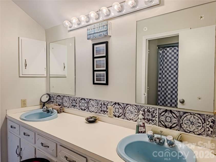 142 Padgett-Burns Road, Forest City, NC 28043.  MLS# CAR4352088, YatesRealty ID 8326. Shared Bathroom for Bed 2-3