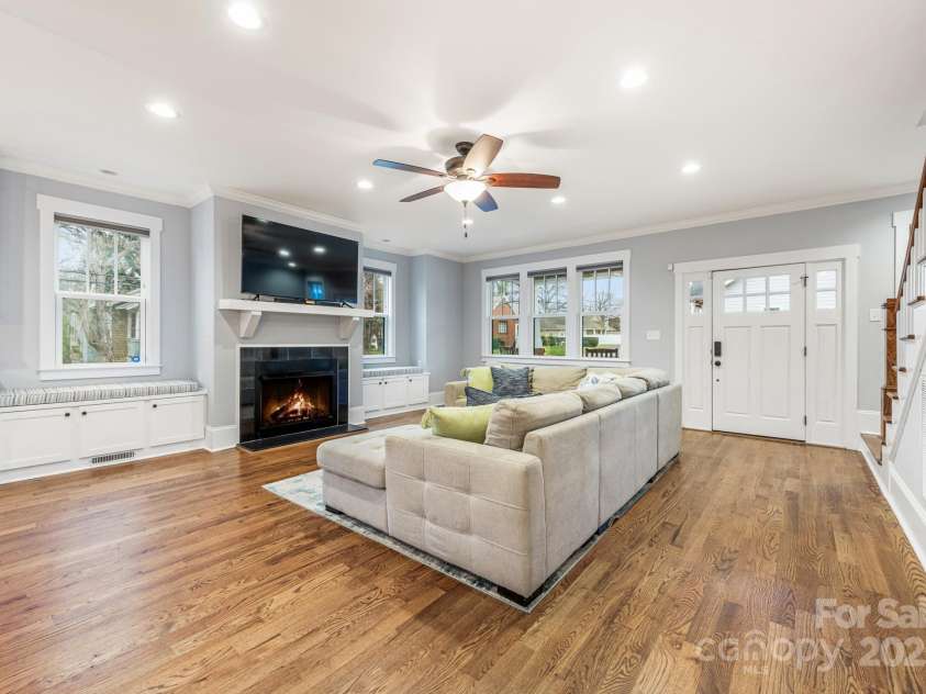 331 Solomon Street, Charlotte, NC 28216.  MLS# CAR4222767, YatesRealty ID 8326. 